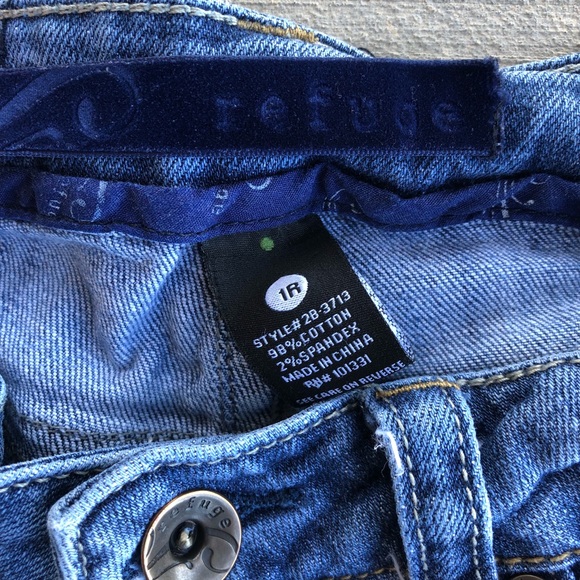 Refuge Ripped Jeans - Picture 5 of 6